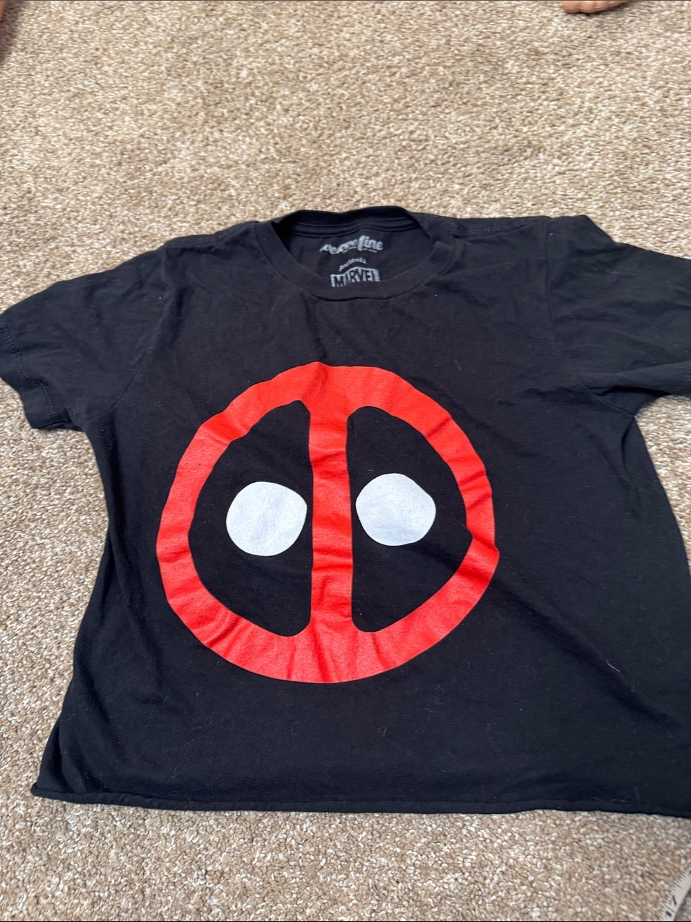 Marvel Black Tee with Red Deadpool Emblem and White Eyes Womens cropped XS